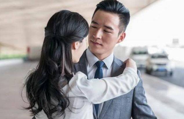婚後回娘家，母親埋怨：「已經不是一家人了，空手回來好意思？」