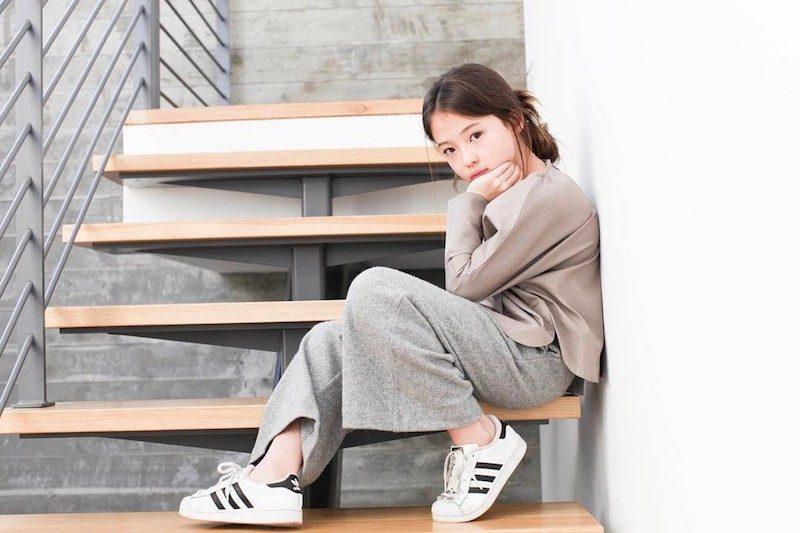 這名才8歲史上最「性感小女孩」的網美，大家吵著等她10年，當網友看到媽媽竟爆衝：「母親終究是本體啊」