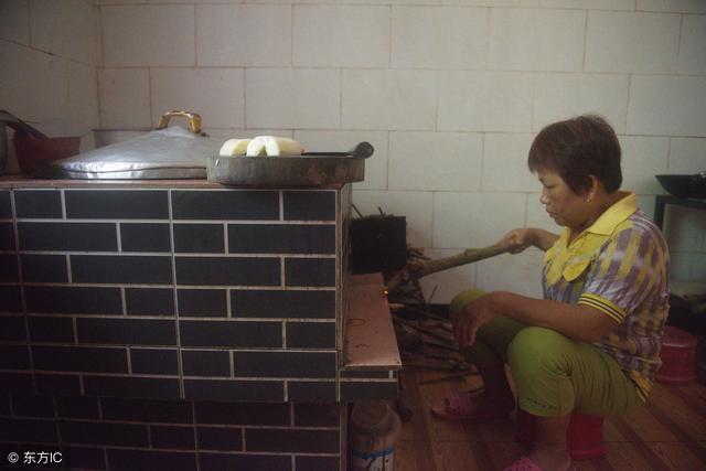 老公說：娶老婆回來就是洗衣做飯生孩子的，我怒懟他一句，他無語