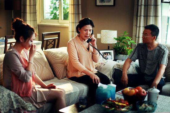 家婆生病去醫院說自己有錢，查看餘額氣的家婆報警，小姑子卻哭了