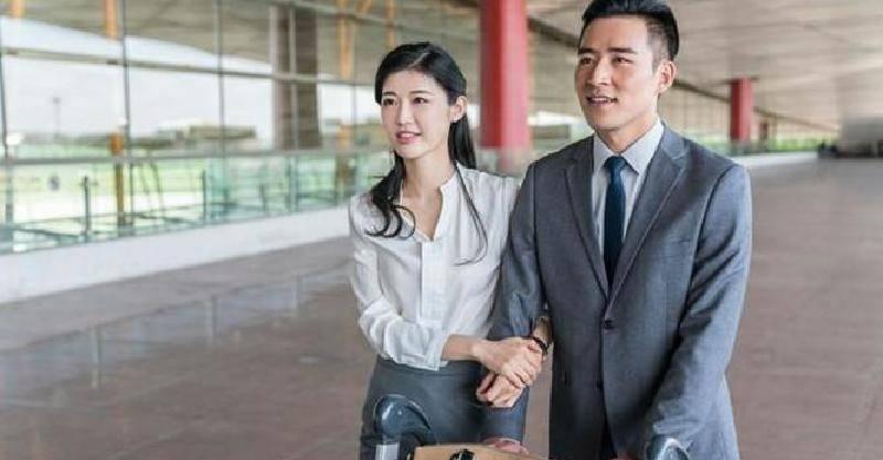 帶男友回家, 父親打我一巴掌讓我滾, 深夜收到一條信息我傻了