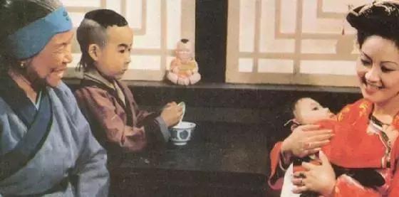 孫儷資助男孩十多年，男孩上了大學，孫儷停止資助，他卻讓孫儷哭了:不懂感恩，最可怕 