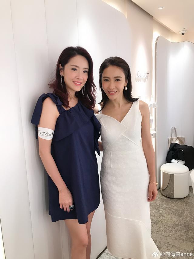 港姐向海嵐氣質太驚艷！白色蕾絲裙搭配卷髮好優雅，美得不像45歲