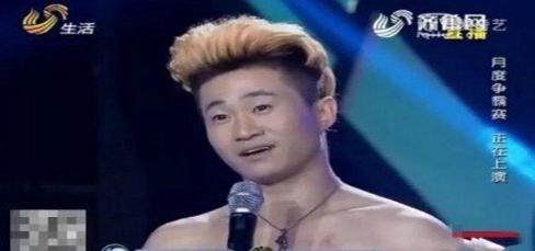 周星馳替身VS吳京替身，網友直呼：太像了，簡直就是親兄弟！