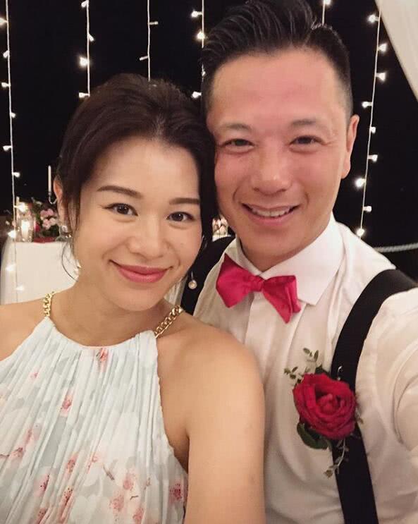 胡杏兒老公甜曬全家福，一家三口長得超像，深情表白愛妻看哭網友
