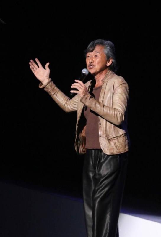 71歲林子祥久違開唱，太太葉倩文台下成小迷妹，夫妻倆老成這樣！