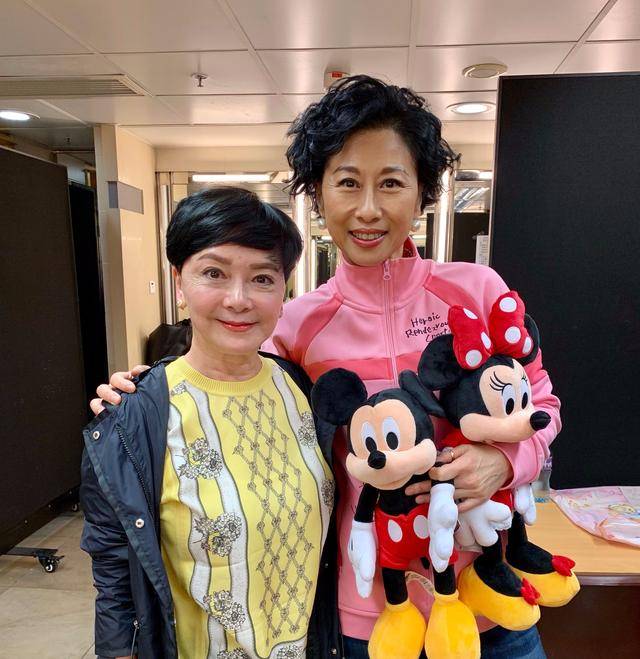 71歲林子祥久違開唱，太太葉倩文台下成小迷妹，夫妻倆老成這樣！
