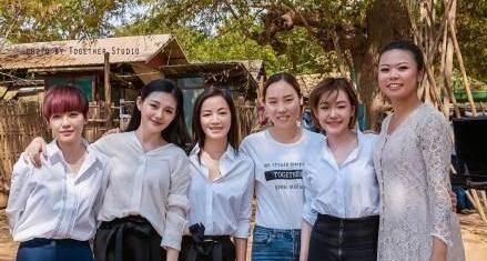 大S公開曝阿雅打肉毒桿菌，阿雅怒氣回懟，網友：一個臉歪一個臉僵！
