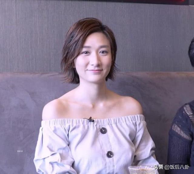 雪梨帶女兒接受專訪手部皺紋嚇人，坦言當36年單親媽媽不後悔~~~