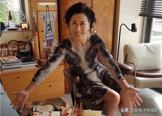 58歲葉倩文正面高清照片曝光，似乎輸給了同框的72歲汪明荃