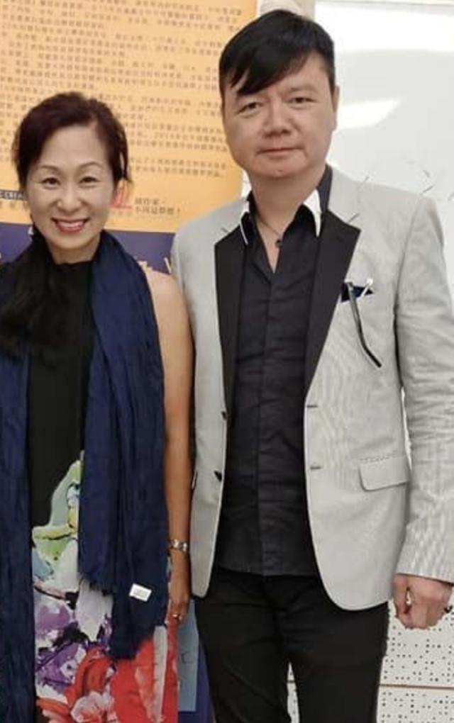 妻子子宮長了巨型腫瘤花光百萬積蓄，前TVB金牌藝人艾威寧轉行補鞋也不回巢，收入微薄仍助養28位兒童！