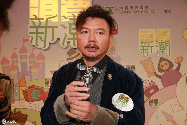 妻子子宮長了巨型腫瘤花光百萬積蓄，前TVB金牌藝人艾威寧轉行補鞋也不回巢，收入微薄仍助養28位兒童！