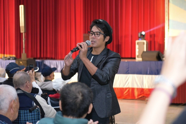 走出「離婚陰霾」穩交女友5年曝「雙喜臨門」陳子強抱傷「5年做千場公益」：我現在很充實...