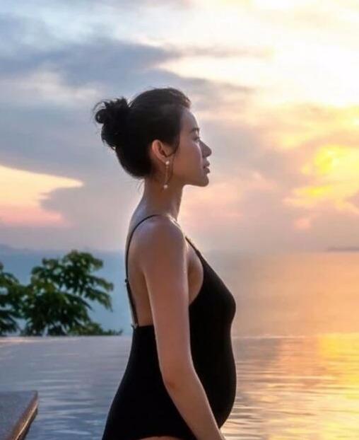 胡杏兒二胎疑又是兒子，老公三代單傳婆婆開心陪伴