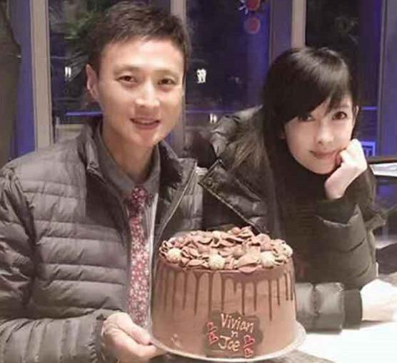 差距好大，51歲周慧敏曬與58歲葉倩文合影，不似姐妹更像母女！