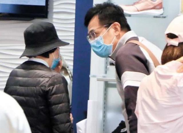 昔日「喬峰」穿平價衣逛市場， 體貼問老婆「累不累？」他為病妻淡出演藝圈…感動全網：裡外都是偶像！