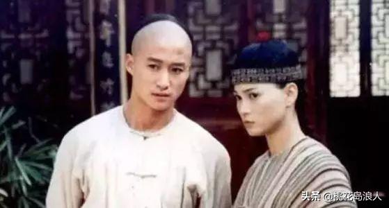 他是李連杰師弟，12歲拿冠軍，14歲癱瘓，43歲締造50億票房神話