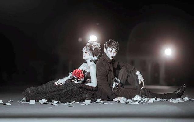 不信邪？殯葬業男「婚紗拍成身後照」不到4個月離婚！第2個老婆「堅持扮成七爺八爺」下場讓網友傻住