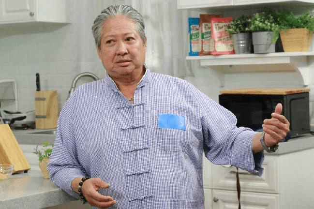 67歲洪金寶每天「負荷運動」近況惹人擔憂，兒媳擔心痛哭：他抱不動孫子