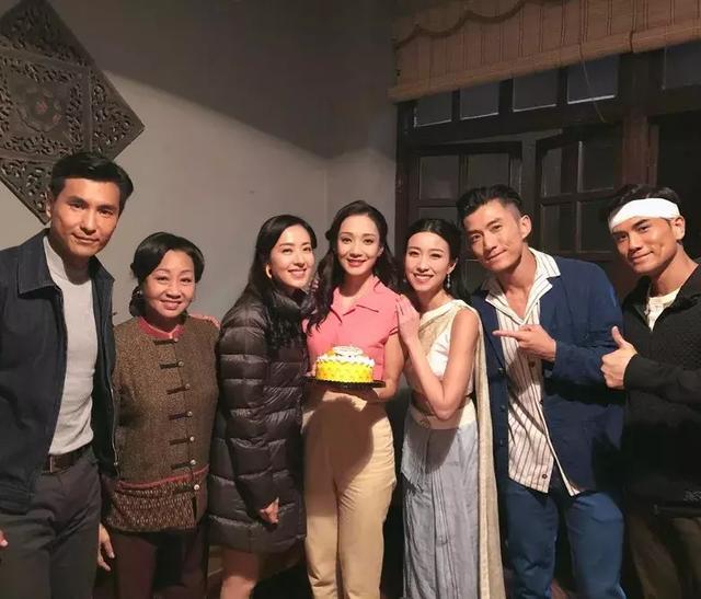 獲好姐妹鍾嘉欣「人肉速遞」慶生 TVB力捧花旦揚言：好愛嘉欣