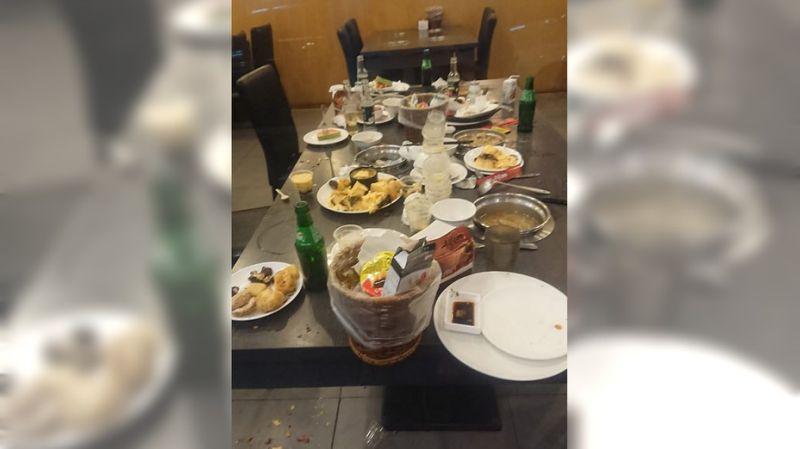 吃到飽奧客煮整鍋肉拆10顆布丁走人 網轟：下地獄吃