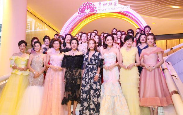 61歲郭晶晶婆婆朱玲玲艷壓趙雅芝，瀟灑離開霍家50歲又嫁億元老公