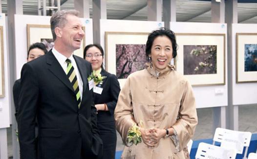 61歲郭晶晶婆婆朱玲玲艷壓趙雅芝，瀟灑離開霍家50歲又嫁億元老公
