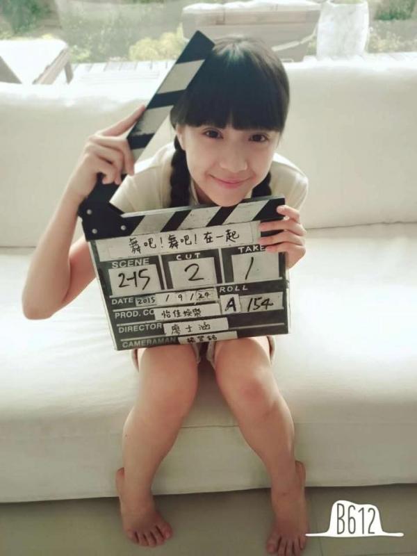 星２代「歐陽娣娣」長大了！年僅13歲「美到翻」照片曝光！網友驚呼：比2個姊姊還美！