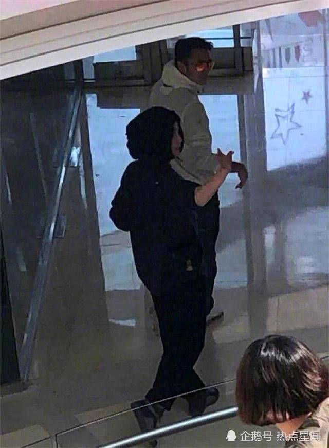 已和王菲結婚？謝霆鋒演講稱有兩兒兩女妻子是巨星（組圖） 