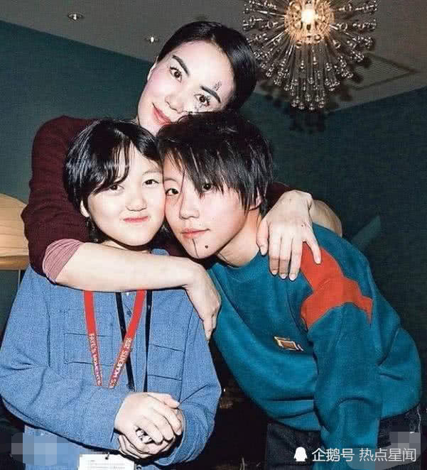 已和王菲結婚？謝霆鋒演講稱有兩兒兩女妻子是巨星（組圖） 
