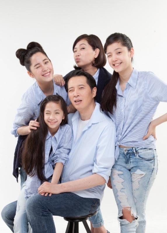 星２代「歐陽娣娣」長大了！年僅13歲「美到翻」照片曝光！網友驚呼：比2個姊姊還美！