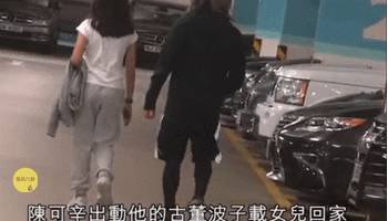 53歲吳君如為女兒慶生，鏡頭拉近藏了12年的女兒顏值曝光，難怪至今不願公開