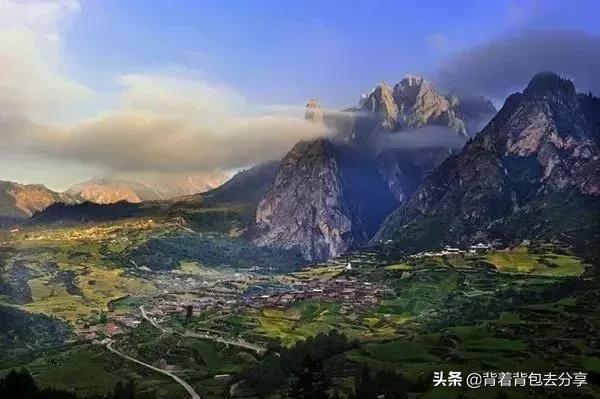 雲朵之下扎尕那，人間仙境，給你多樣的旅行體驗