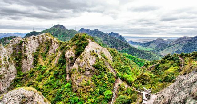 去登山旅遊，除了五嶽和黃山，這四大名山也絕對不可錯過！