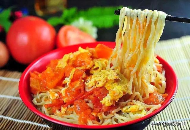 為啥飯店做的雞蛋西紅柿那麼好吃？飯店大廚：下鍋的順序必須這樣