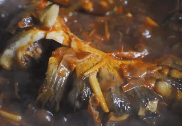 1條大草魚1瓶啤酒，往鍋里一扔，比酸菜魚，紅燒魚還要好吃，解饞