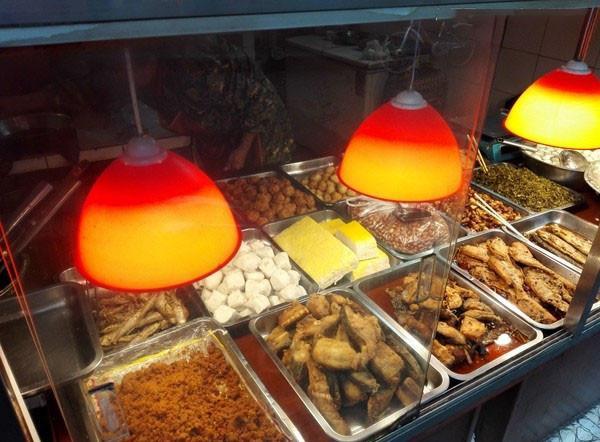 滷肉熟食店滷肉的滷水製作和保存