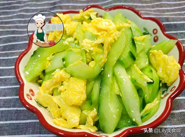 青瓜別直接下鍋炒，多做一個步驟，黃瓜更清新爽脆，開胃又下飯！