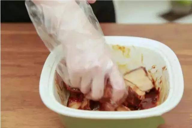 正宗梅菜扣肉的做法，香而不膩，做法簡單，絕對讓你吃了還想吃！