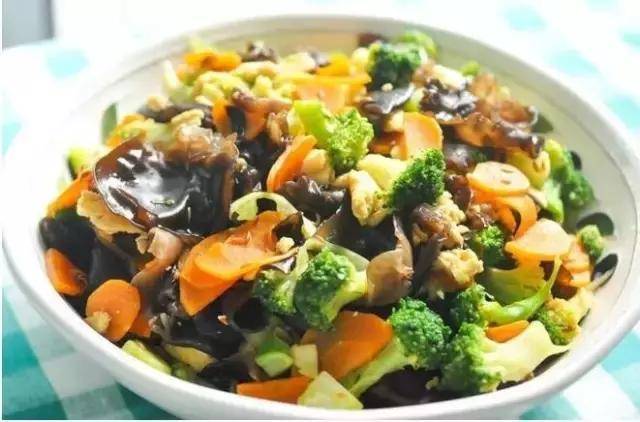 幾道家常素菜美食做法，學會後做給家人吃絕對好吃的停不下筷子！