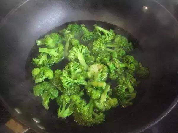 幾道家常素菜美食做法，學會後做給家人吃絕對好吃的停不下筷子！