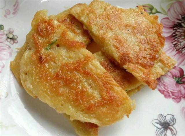 土豆別再炒著吃，換種新做法，咬一口焦香酥脆，簡單易做好吃極了