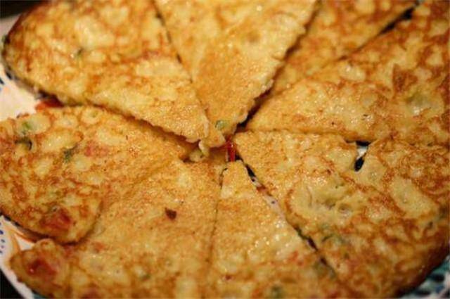 土豆別再炒著吃，換種新做法，咬一口焦香酥脆，簡單易做好吃極了