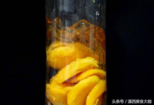 甜品-芒果千層糕，看著就很有食慾，好吃到沒朋友，快來試試吧！