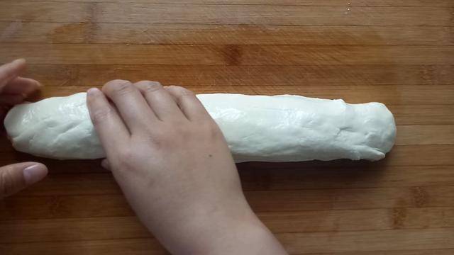 突發奇想用蘿蔔做成煎餅，沒想到出奇的好吃，孩子每天都鬧著要吃