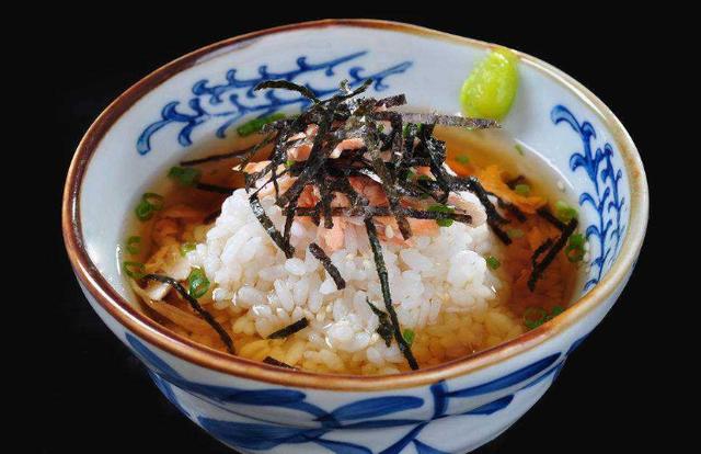 日本人是怎麼吃米飯？醋泡飯忍了，第四種讓中國人忍無可忍！