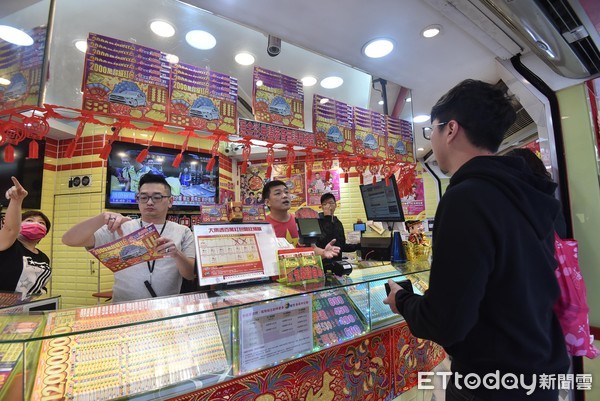 阿嬤托夢報明牌！憨孫買樂透「6號碼全中」瞬間嗨翻　拿去兌獎「卻領不到錢」網笑：沒那個命