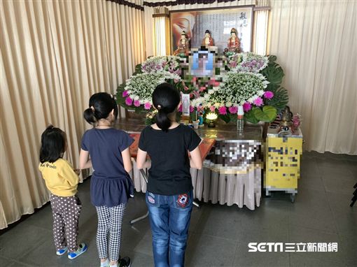 母親節前媽媽走了...3姐妹沒錢辦後事「暖里長幫籌10萬」　突然祂化飛蛾顯靈：來道謝了 