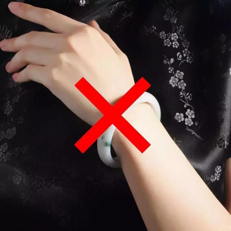 老祖宗告訴你：女人戴手鐲也有講究，左手千萬不要戴！