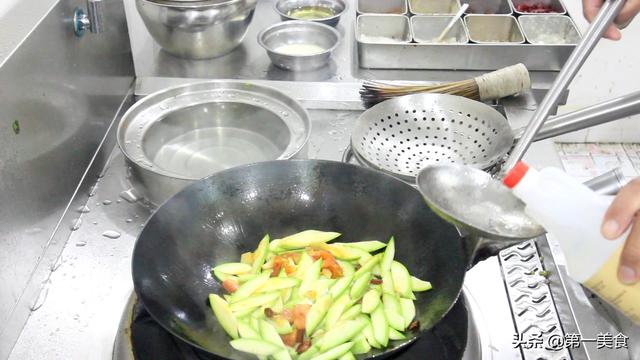 西葫蘆最好吃的做法，清淡營養，開胃又下飯，看一遍就能學會